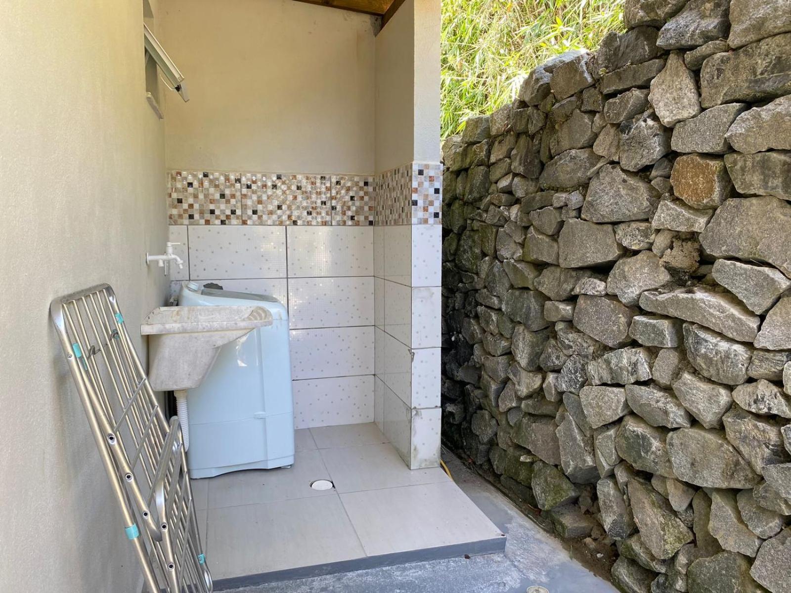 Residencial Com Piscina Possui Jacuzzi Aquecida Com Hidromassagem Vila Bombinhas Exterior foto