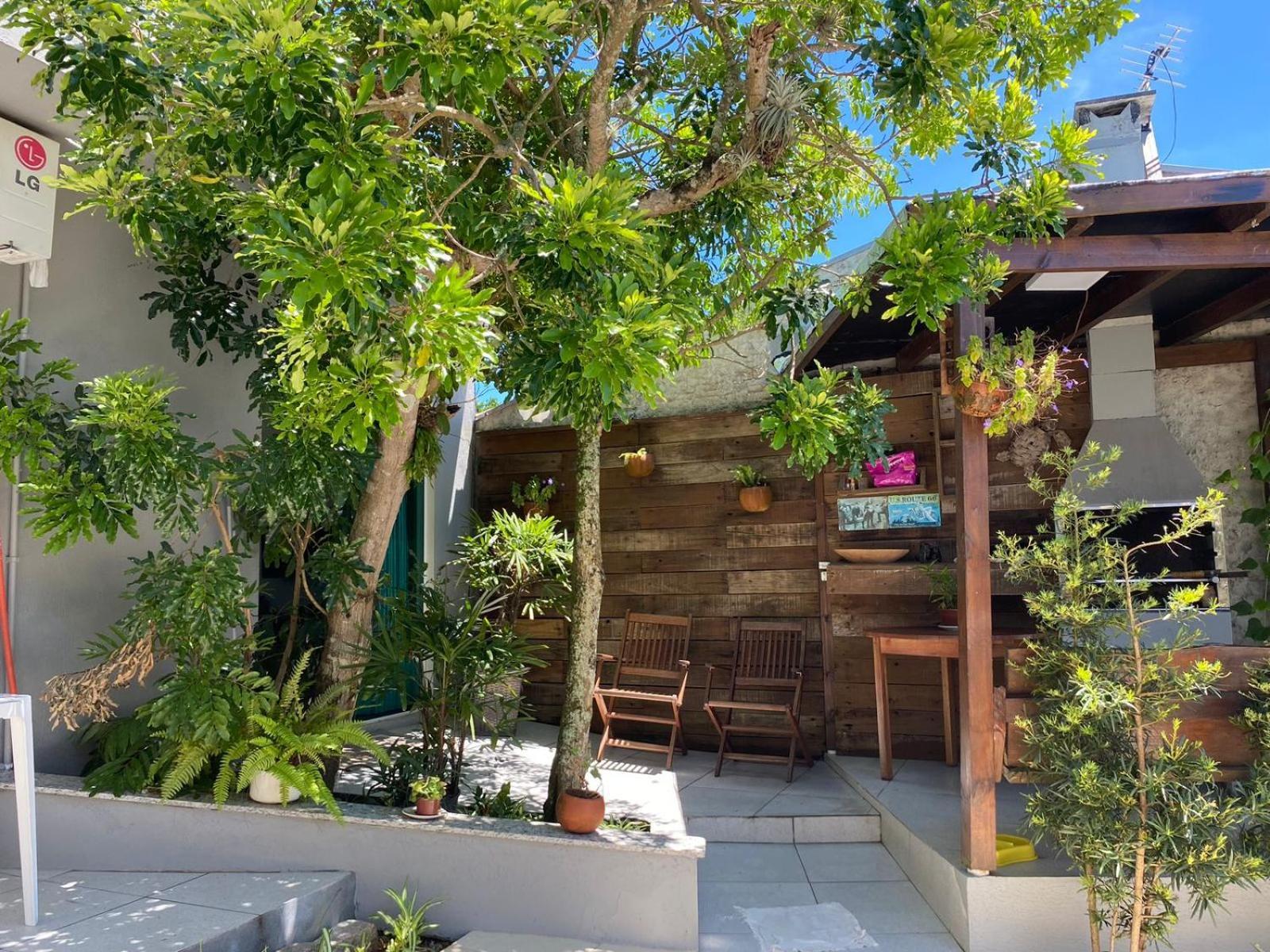 Residencial Com Piscina Possui Jacuzzi Aquecida Com Hidromassagem Vila Bombinhas Exterior foto