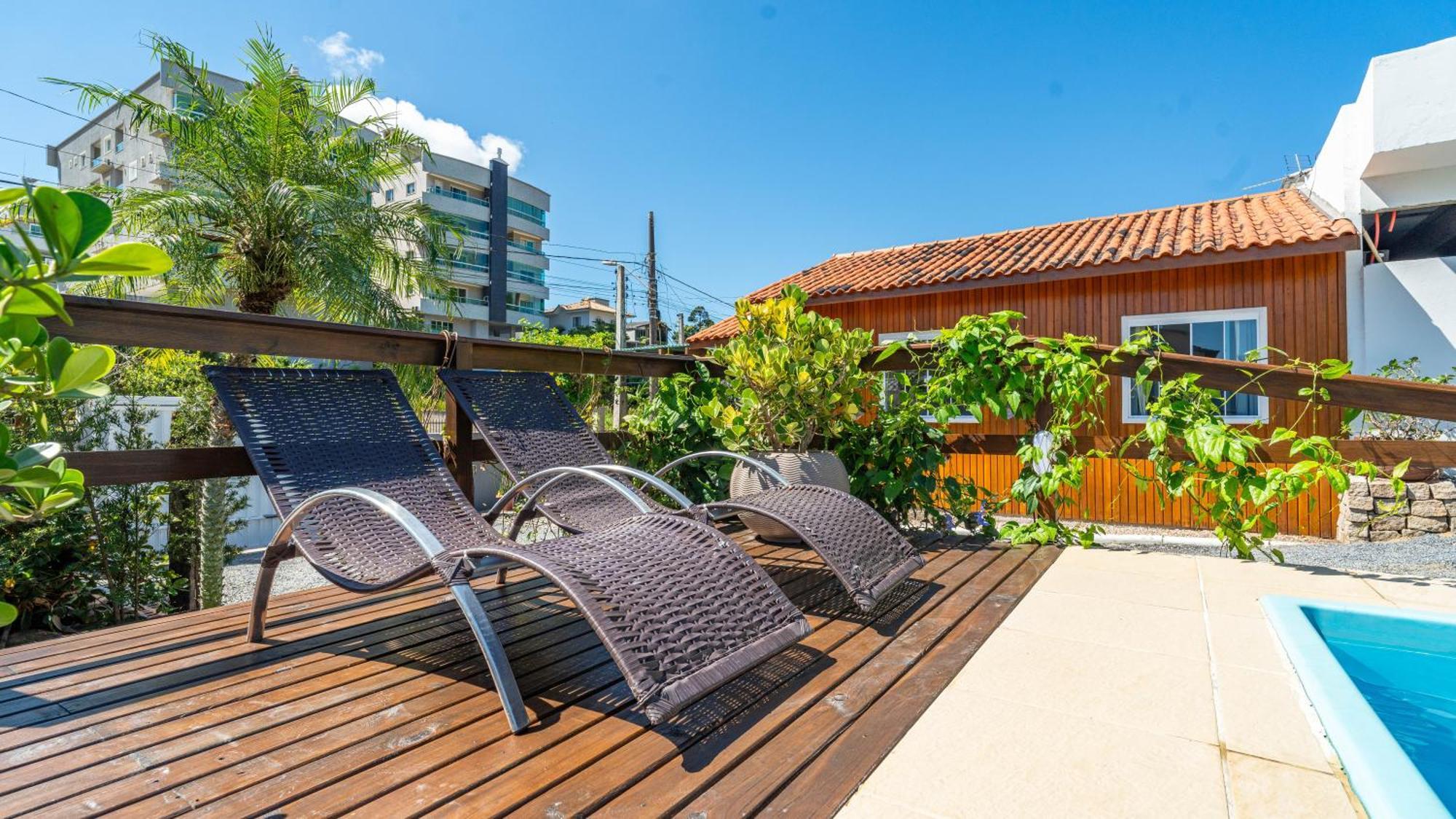 Residencial Com Piscina Possui Jacuzzi Aquecida Com Hidromassagem Vila Bombinhas Exterior foto