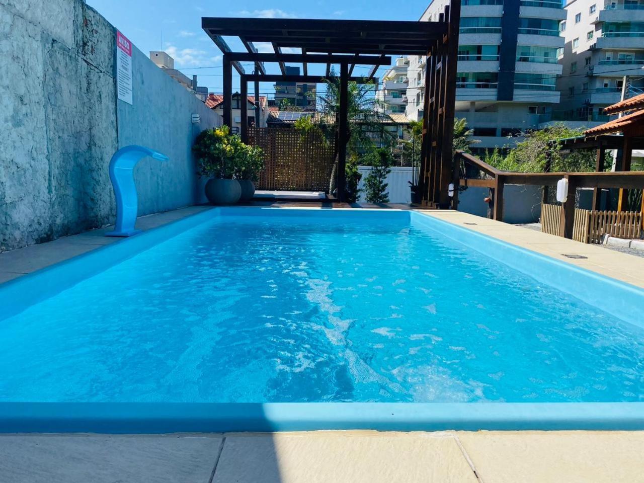Residencial Com Piscina Possui Jacuzzi Aquecida Com Hidromassagem Vila Bombinhas Exterior foto
