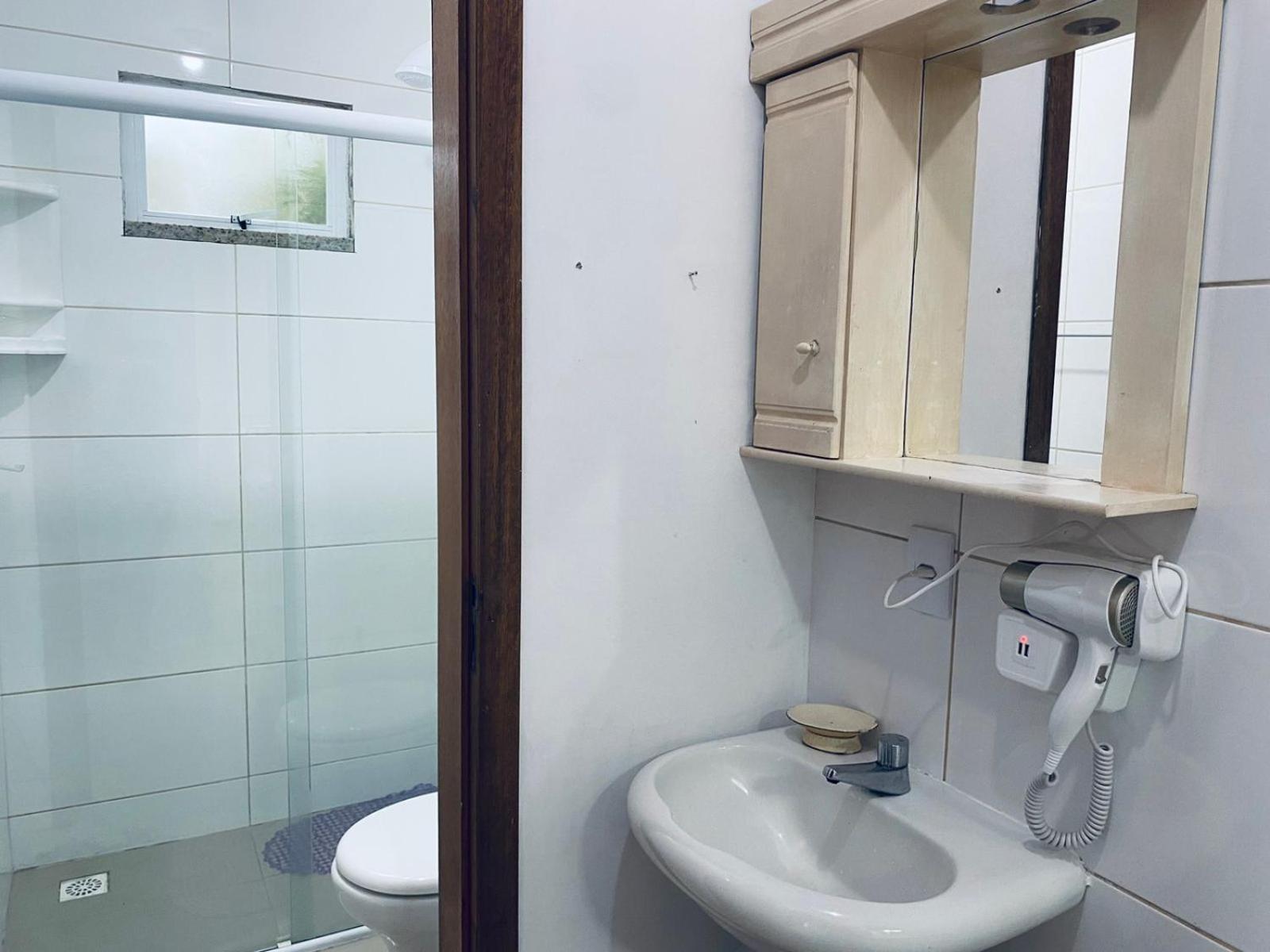 Residencial Com Piscina Possui Jacuzzi Aquecida Com Hidromassagem Vila Bombinhas Exterior foto