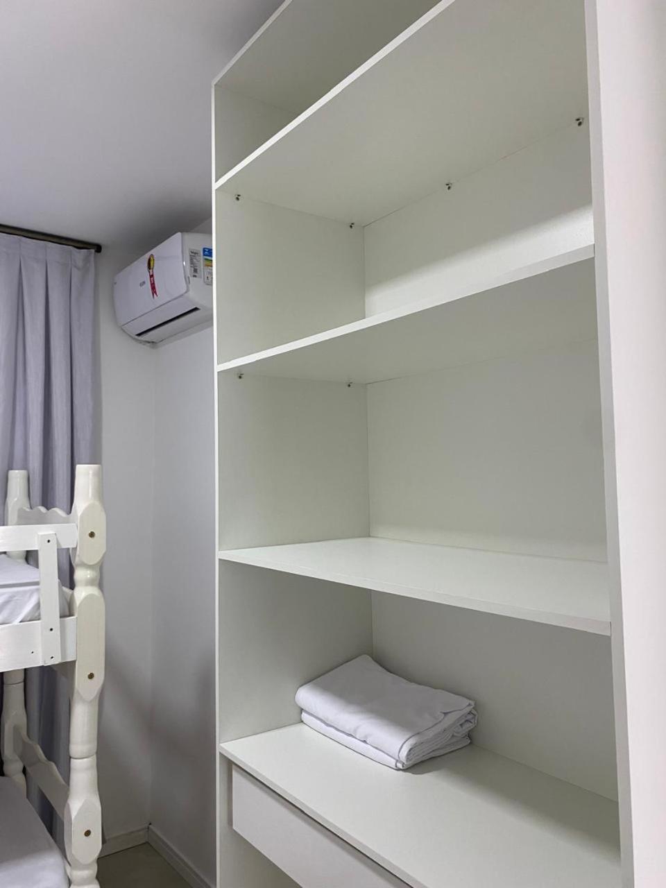 Residencial Com Piscina Possui Jacuzzi Aquecida Com Hidromassagem Vila Bombinhas Exterior foto